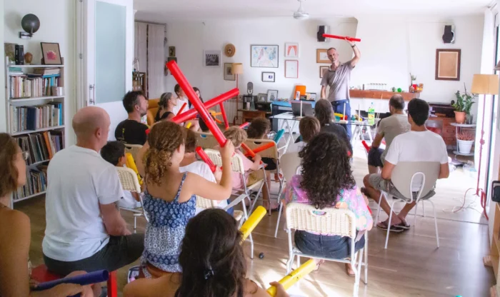 Activitat d'orquestra de Boomwhackers Activitat d'orquestra de Boomwhackers