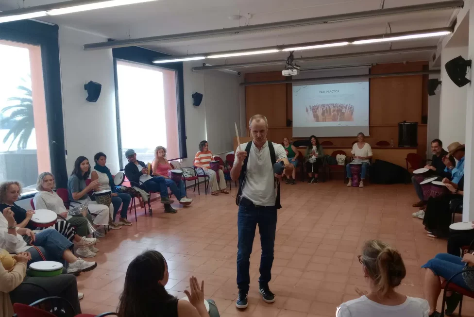 Beneficis psicològics de tocar música en grup