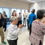 Benedicis de combinar veu amb percussió corporal
